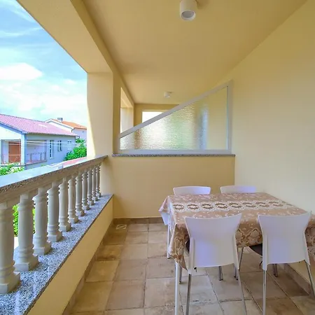 Apartmani Dal Malinska Exterior photo