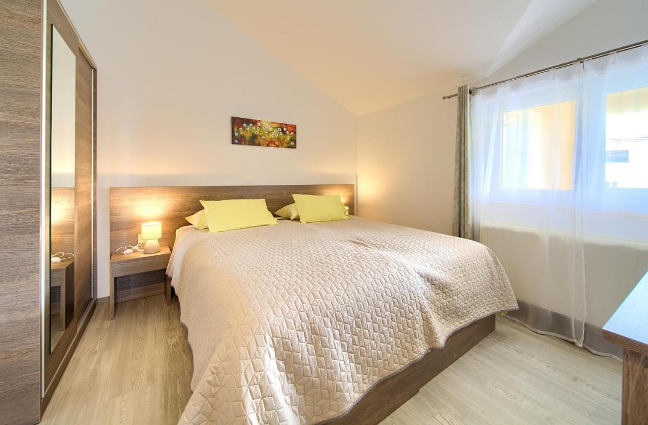 Dal Apartment