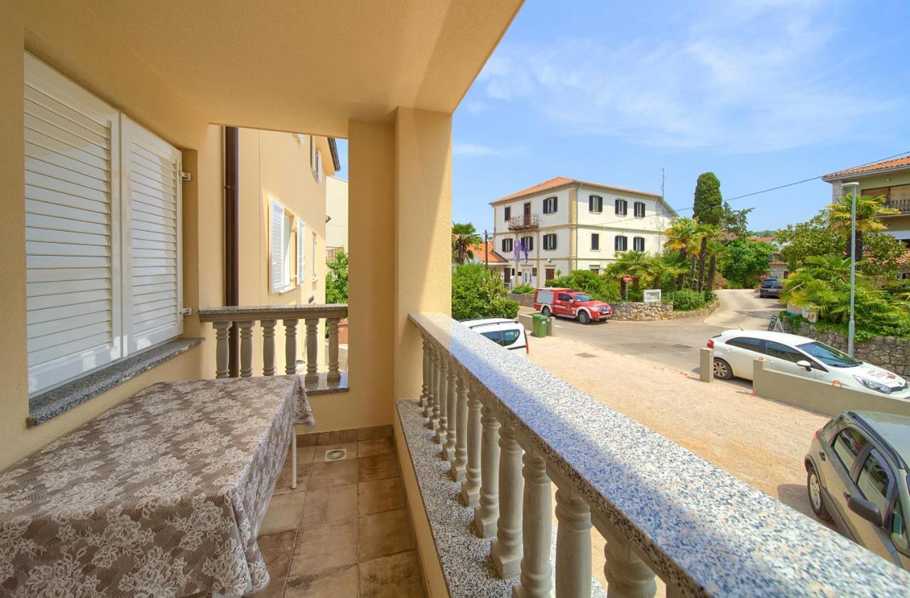 Dal Apartment